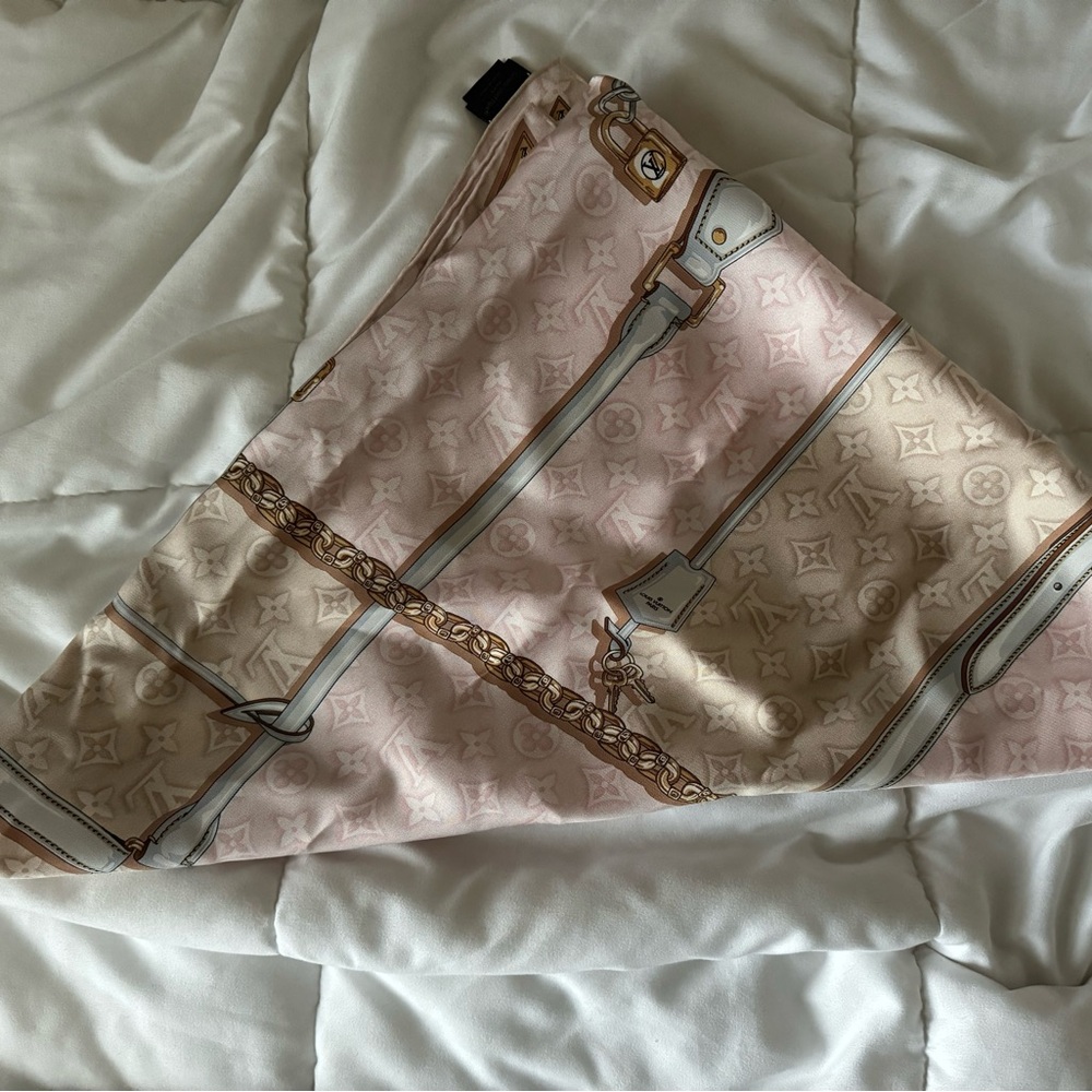 Louis Vuitton Denimgram Confidential Square 90 Silk Scarf Pink